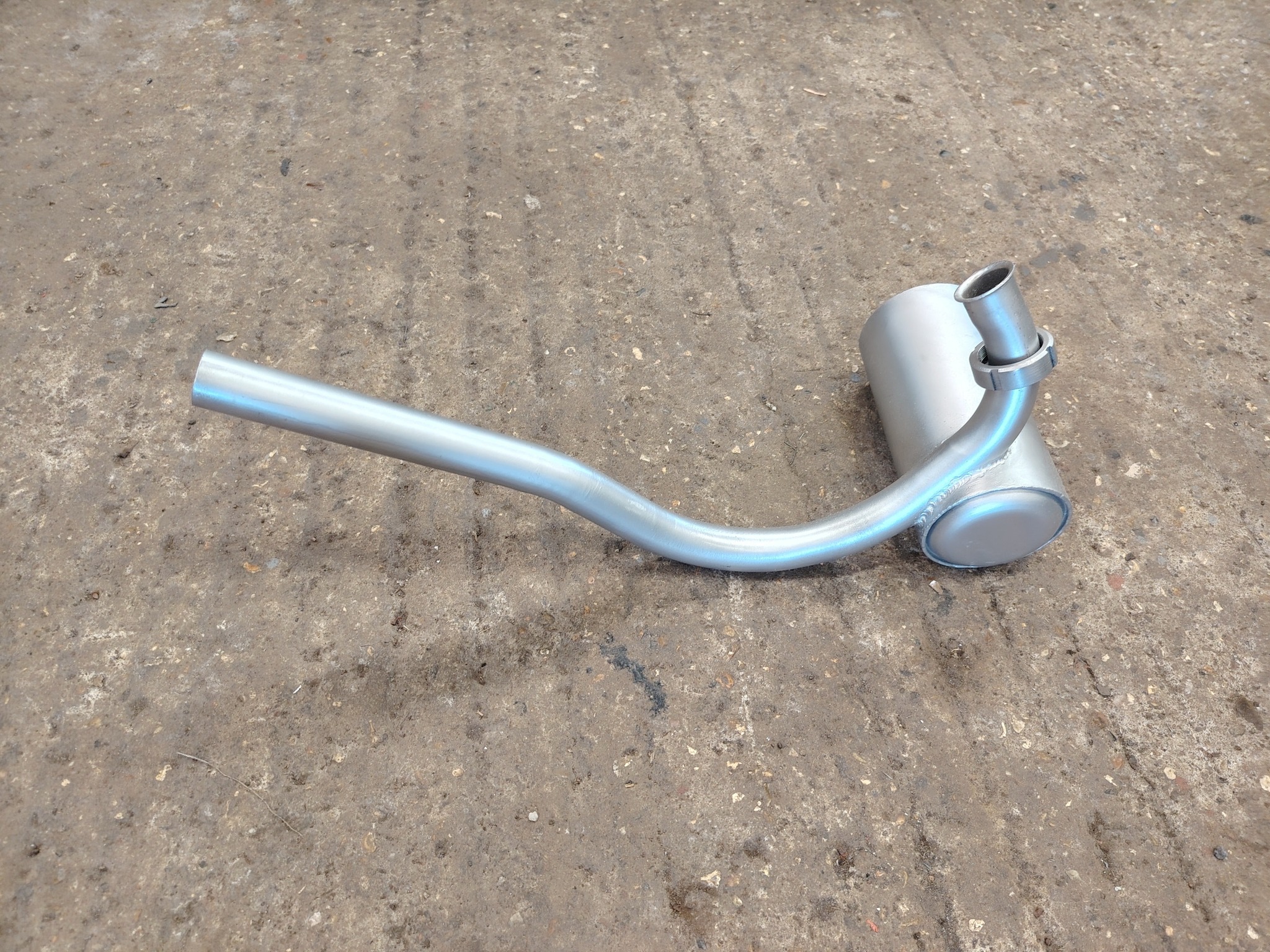 Complete fabricated single-port exhaust system